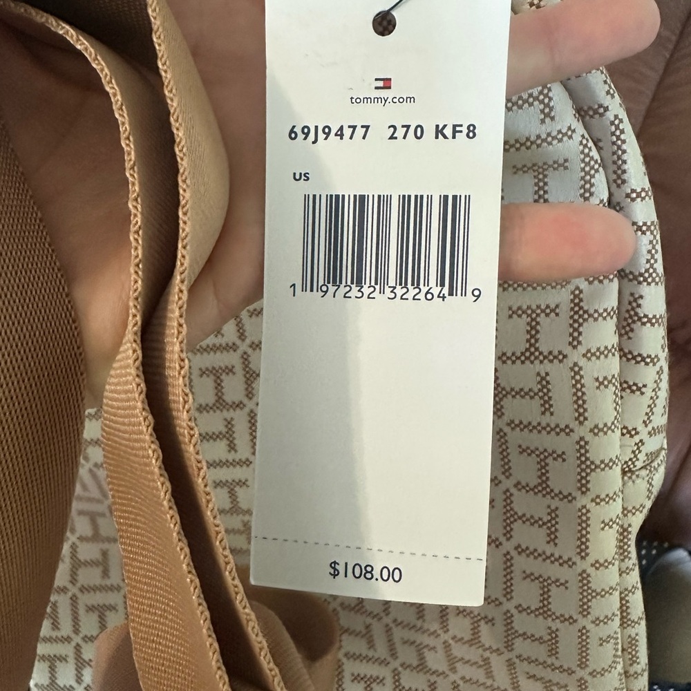 Tommy Hilfiger Cream and Tan Backpack NWT - Picture 5 of 16
